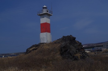 利尻島沓形 溶岩塔と灯台