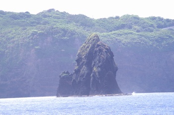 母島 四本岩