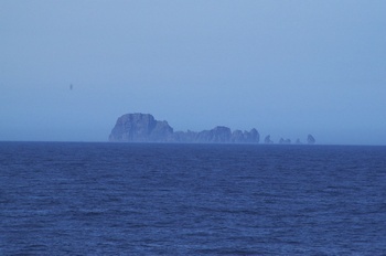父島航路 聟島列島沖　針の岩