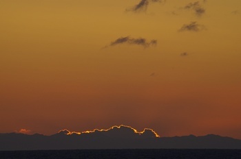 渡島大島沖 日の出前