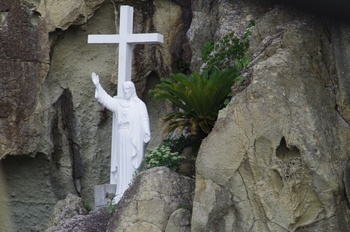 五島列島若松島キリシタン洞窟キリスト像