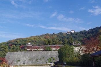 松山城 二の丸庭園と天守
