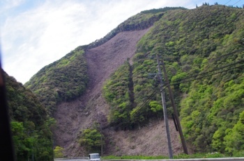 西米良村深瀬 崖崩れ跡