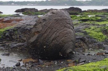 天草下島 北海岸 大おっぱい岩