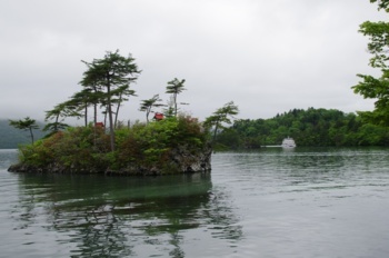 十和田湖 恵比寿弁天島