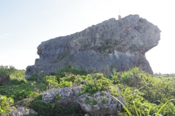 下地島 帯岩