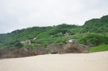 宮古島 保良泉ビーチ断崖