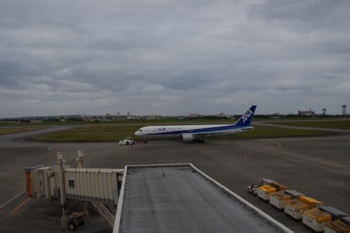 宮古島 空港 送迎デッキから駐機場
