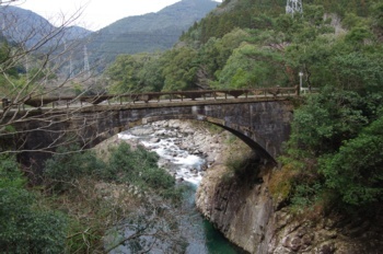 都農町 名貫川さかい橋