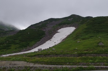 立山 弥陀ヶ原 雪渓