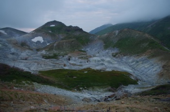 立山室堂平 地獄谷