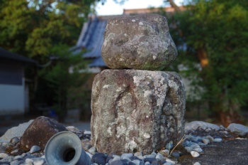 甑島 八幡神社 六地蔵塔