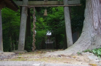 庄原市比和 八幡神社参道