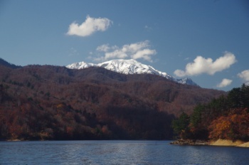 奥只見湖 から駒ヶ岳