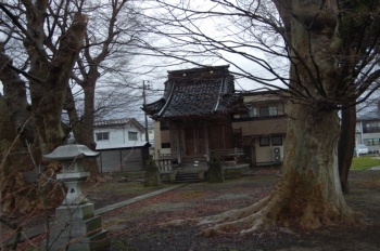 朝の長岡市 古正寺の諏訪神社