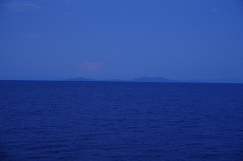 日本海新潟沖から弥彦山