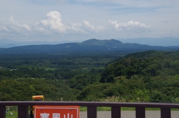 男鹿半島八望台から寒風山