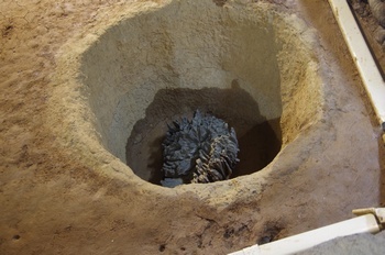 青森市三内丸山遺跡 六本柱の堀立柱建物柱穴