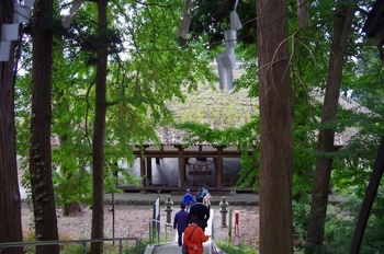 喜多方市熊野神社本殿から長床