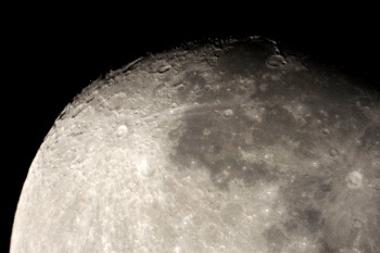 月