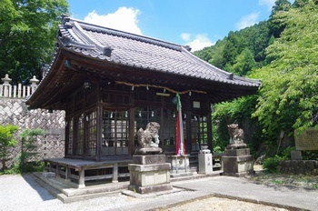 醒井 加茂神社拝殿