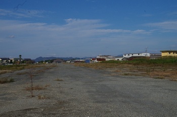 加西市鶉野飛行場滑走路跡